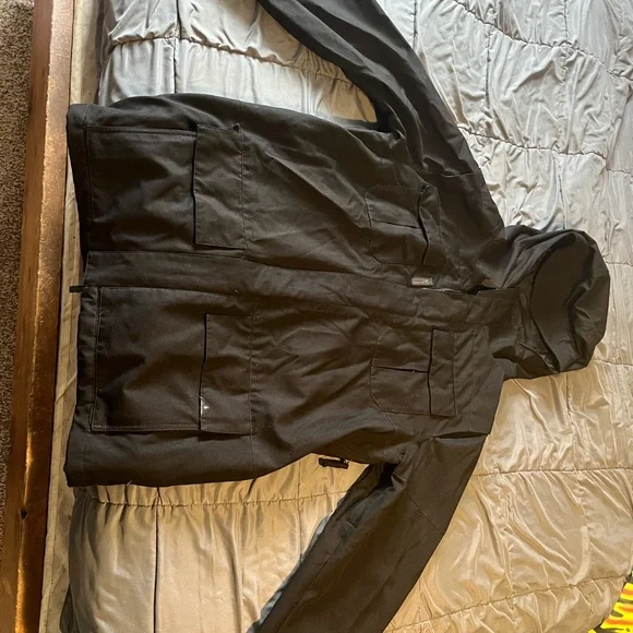 Volcom Black Hooded Ski Jacket - Picture 3 of 3